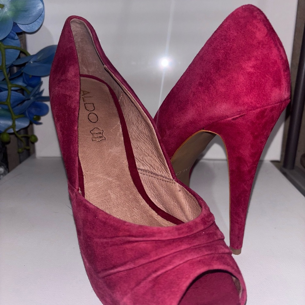 Aldo Women's Pink Peep Toe Heels red velvety sz 39 stilettos leather